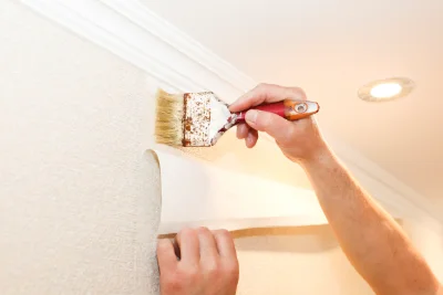 Pose de papier peint à Clitourps — revêtements muraux et toiles de verre